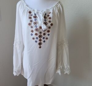 Democracy Embroidered White Boho Top Size 2xl Small Stain On The Bottom Rayon